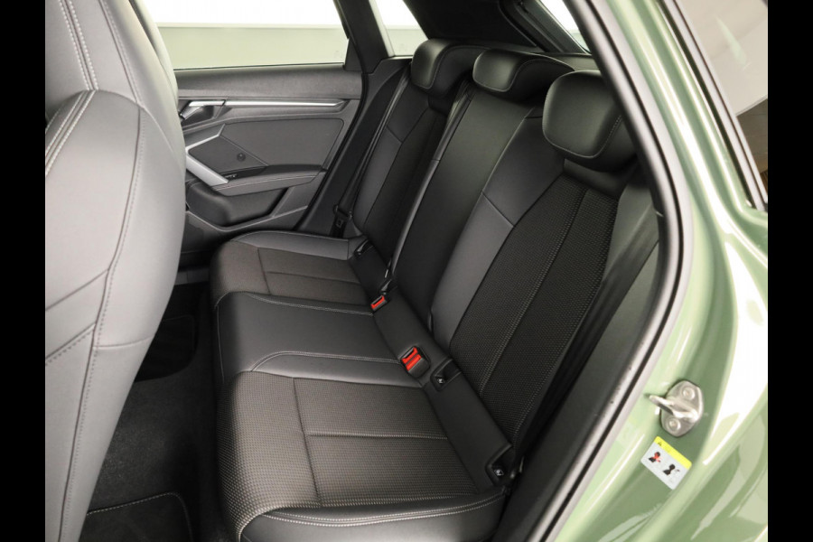 Audi A3 Sportback 45 TFSI e S edition Competition 245pk | Navigatie | Sonos Audio | Keyless | 18 inch Lichtmetalen velgen |