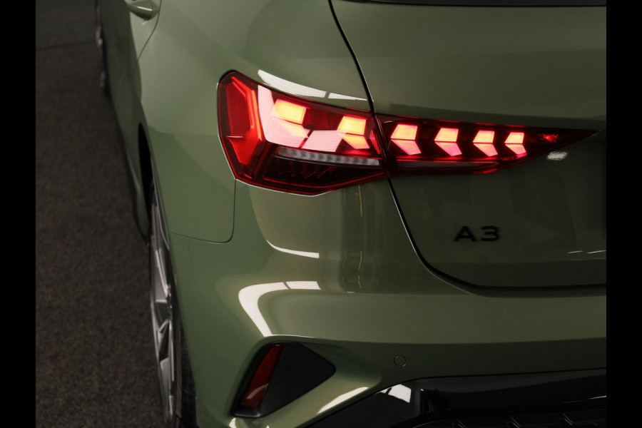 Audi A3 Sportback 45 TFSI e S edition Competition 245pk | Navigatie | Sonos Audio | Keyless | 18 inch Lichtmetalen velgen |