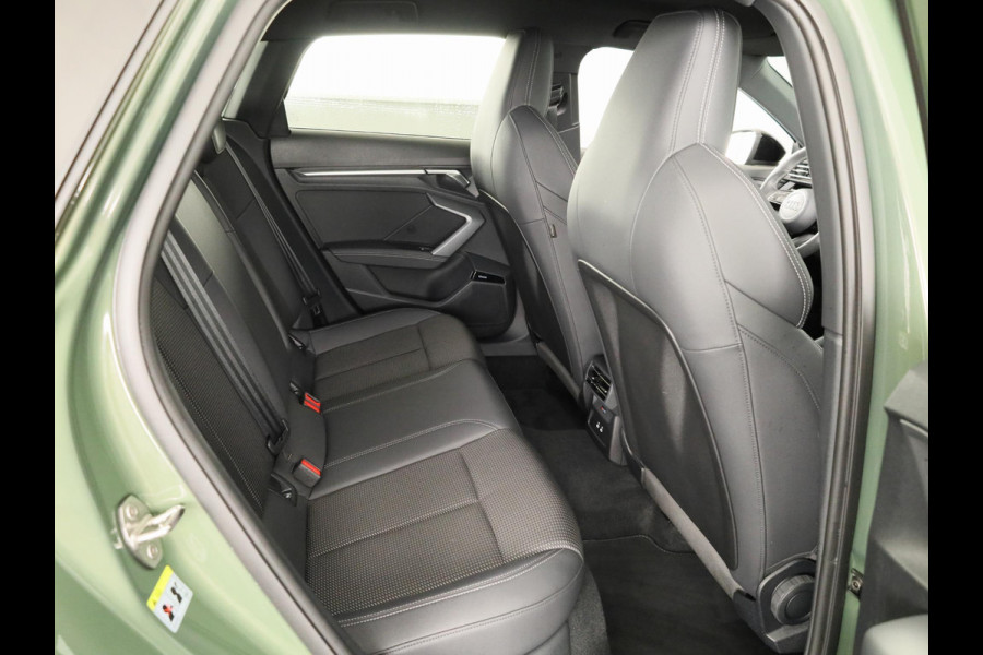 Audi A3 Sportback 45 TFSI e S edition Competition 245pk | Navigatie | Sonos Audio | Keyless | 18 inch Lichtmetalen velgen |