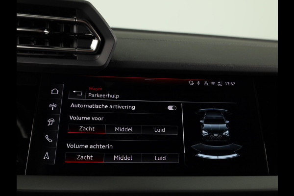 Audi A3 Sportback 45 TFSI e S edition Competition 245pk | Navigatie | Sonos Audio | Keyless | 18 inch Lichtmetalen velgen |