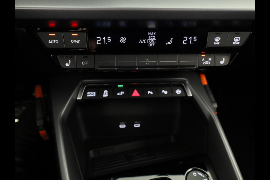 Audi A3 Sportback 45 TFSI e S edition Competition 245pk | Navigatie | Sonos Audio | Keyless | 18 inch Lichtmetalen velgen |