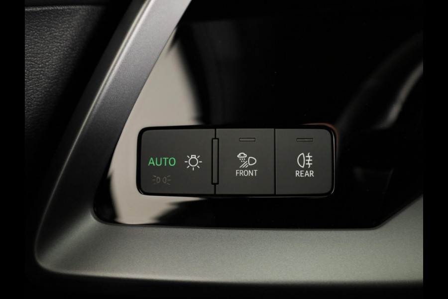 Audi A3 Sportback 45 TFSI e S edition Competition 245pk | Navigatie | Sonos Audio | Keyless | 18 inch Lichtmetalen velgen |