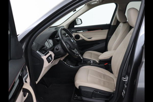 BMW X1 sDrive20i Business Edition Plus | Leder | Head-Up | Stoelverwarming | Trekhaak | Camera | Sfeerverlichting | Navigatie | X Line | Full LED | DAB | Cruise control | Parkeerhulp | Bluetooth