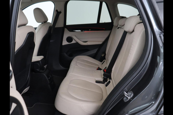 BMW X1 sDrive20i Business Edition Plus | Leder | Head-Up | Stoelverwarming | Trekhaak | Camera | Sfeerverlichting | Navigatie | X Line | Full LED | DAB | Cruise control | Parkeerhulp | Bluetooth