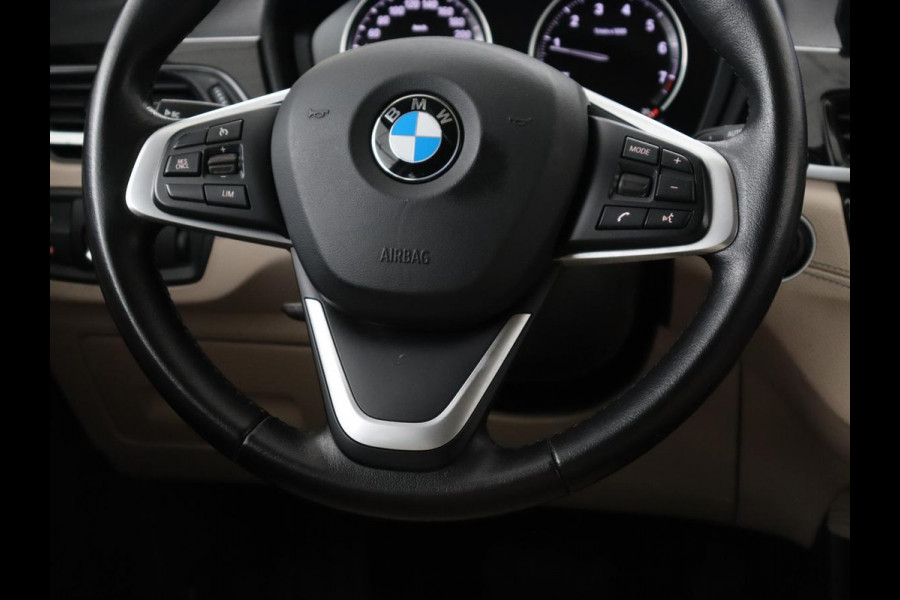 BMW X1 sDrive20i Business Edition Plus | Leder | Head-Up | Stoelverwarming | Trekhaak | Camera | Sfeerverlichting | Navigatie | X Line | Full LED | DAB | Cruise control | Parkeerhulp | Bluetooth