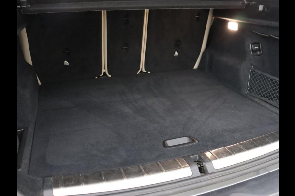 BMW X1 sDrive20i Business Edition Plus | Leder | Head-Up | Stoelverwarming | Trekhaak | Camera | Sfeerverlichting | Navigatie | X Line | Full LED | DAB | Cruise control | Parkeerhulp | Bluetooth