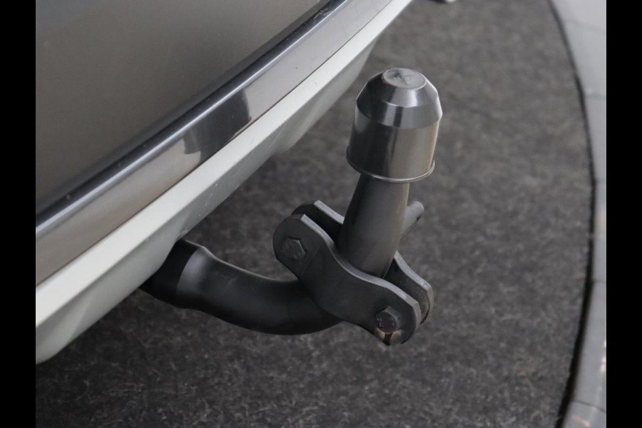 BMW X1 sDrive20i Business Edition Plus | Leder | Head-Up | Stoelverwarming | Trekhaak | Camera | Sfeerverlichting | Navigatie | X Line | Full LED | DAB | Cruise control | Parkeerhulp | Bluetooth