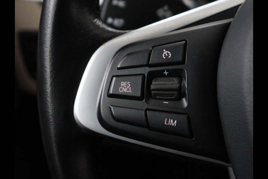 BMW X1 sDrive20i Business Edition Plus | Leder | Head-Up | Stoelverwarming | Trekhaak | Camera | Sfeerverlichting | Navigatie | X Line | Full LED | DAB | Cruise control | Parkeerhulp | Bluetooth