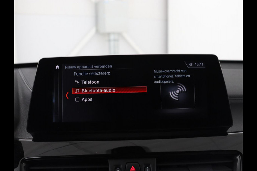 BMW X1 sDrive20i Business Edition Plus | Leder | Head-Up | Stoelverwarming | Trekhaak | Camera | Sfeerverlichting | Navigatie | X Line | Full LED | DAB | Cruise control | Parkeerhulp | Bluetooth