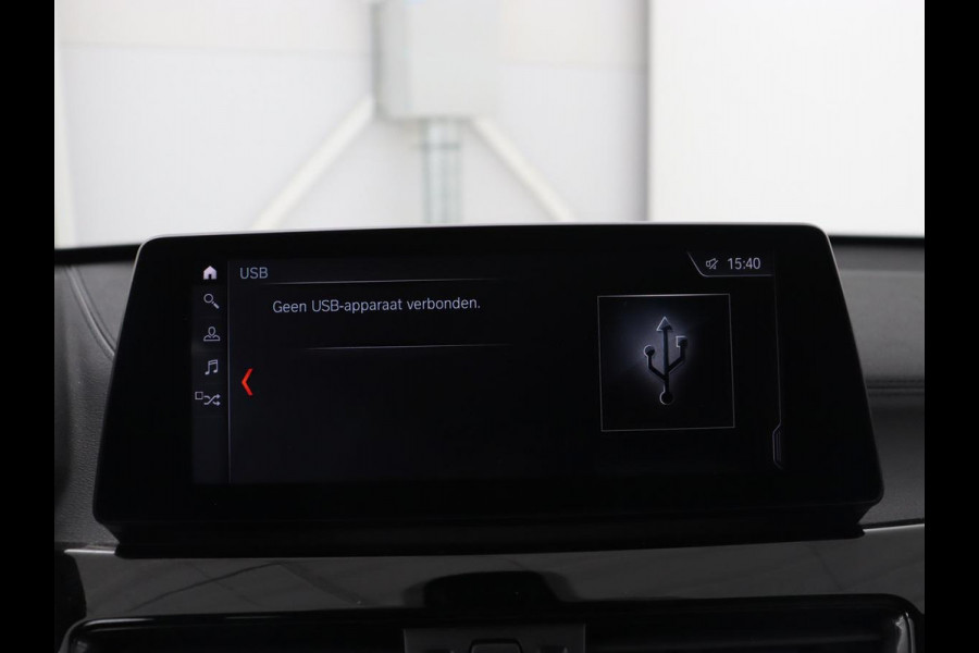 BMW X1 sDrive20i Business Edition Plus | Leder | Head-Up | Stoelverwarming | Trekhaak | Camera | Sfeerverlichting | Navigatie | X Line | Full LED | DAB | Cruise control | Parkeerhulp | Bluetooth