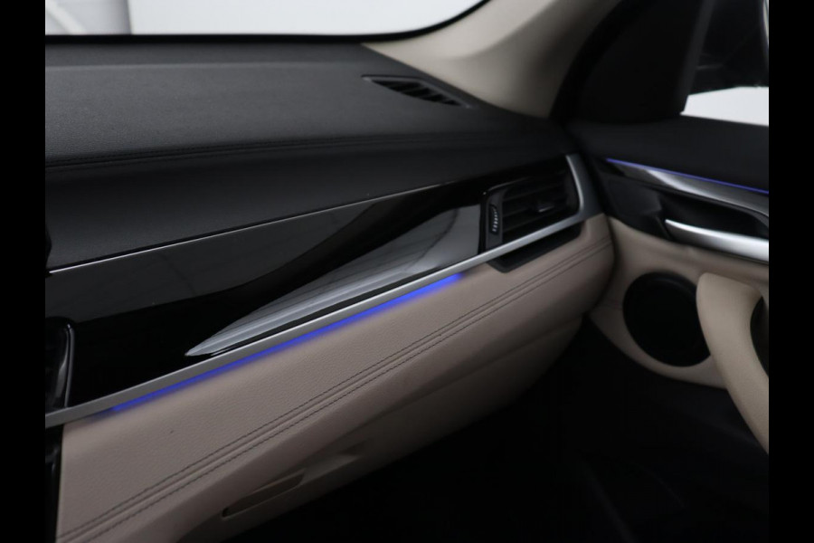 BMW X1 sDrive20i Business Edition Plus | Leder | Head-Up | Stoelverwarming | Trekhaak | Camera | Sfeerverlichting | Navigatie | X Line | Full LED | DAB | Cruise control | Parkeerhulp | Bluetooth