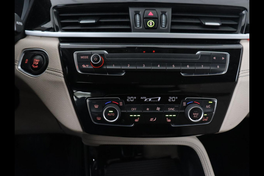 BMW X1 sDrive20i Business Edition Plus | Leder | Head-Up | Stoelverwarming | Trekhaak | Camera | Sfeerverlichting | Navigatie | X Line | Full LED | DAB | Cruise control | Parkeerhulp | Bluetooth