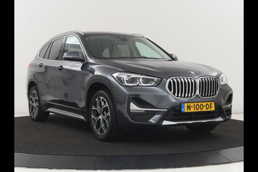 BMW X1 sDrive20i Business Edition Plus | Leder | Head-Up | Stoelverwarming | Trekhaak | Camera | Sfeerverlichting | Navigatie | X Line | Full LED | DAB | Cruise control | Parkeerhulp | Bluetooth