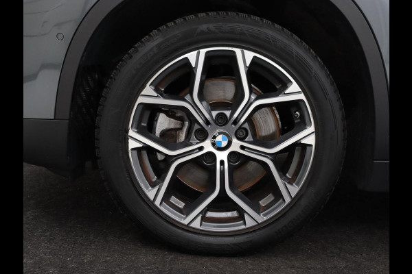 BMW X1 sDrive20i Business Edition Plus | Leder | Head-Up | Stoelverwarming | Trekhaak | Camera | Sfeerverlichting | Navigatie | X Line | Full LED | DAB | Cruise control | Parkeerhulp | Bluetooth