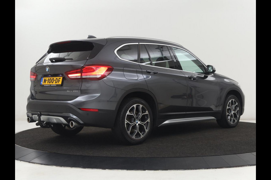 BMW X1 sDrive20i Business Edition Plus | Leder | Head-Up | Stoelverwarming | Trekhaak | Camera | Sfeerverlichting | Navigatie | X Line | Full LED | DAB | Cruise control | Parkeerhulp | Bluetooth