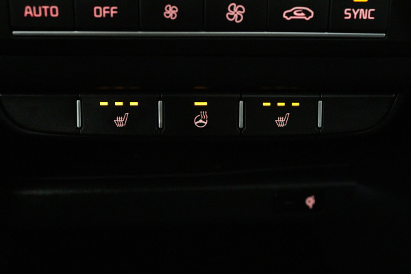 Kia ProCeed 1.5 T-GDI GT-PlusLine (PANORAMADAK, STOEL/STUUR VERWARMING, CAMERA, ELEKTR STOELEN)