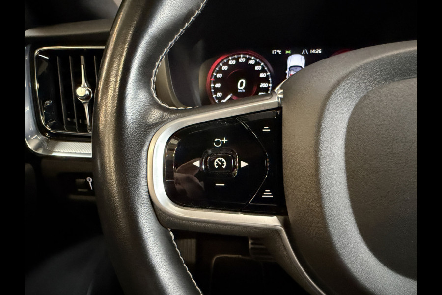 Volvo V60 2.0 T8 Recharge AWD R-Design | Elektr. trekhaak | Camera | Stoel/stuurverwarming | Carplay | Adaptive cruise