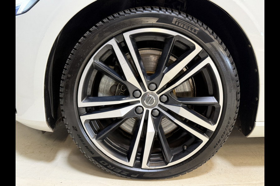 Volvo V60 2.0 T8 Recharge AWD R-Design | Elektr. trekhaak | Camera | Stoel/stuurverwarming | Carplay | Adaptive cruise