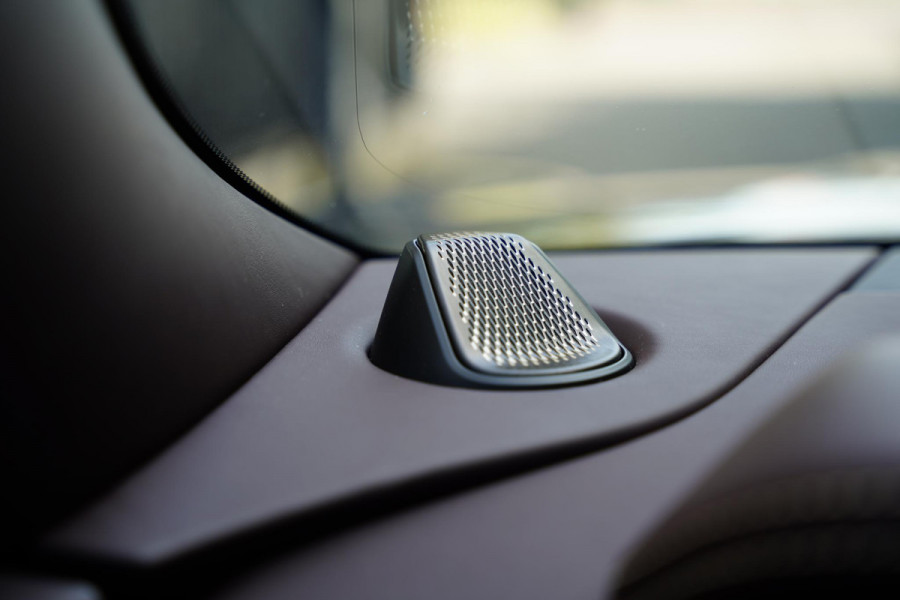 Aston Martin DB12 4.0 V8 / BTW / NEW SERVICE / NL AUTO