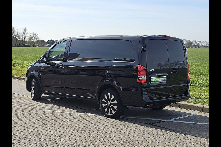 Mercedes-Benz eVito 66 kWh LED Bumpers-Kleur Lm-Velgen 286KM WLTP Snelladen Achterdeuren!