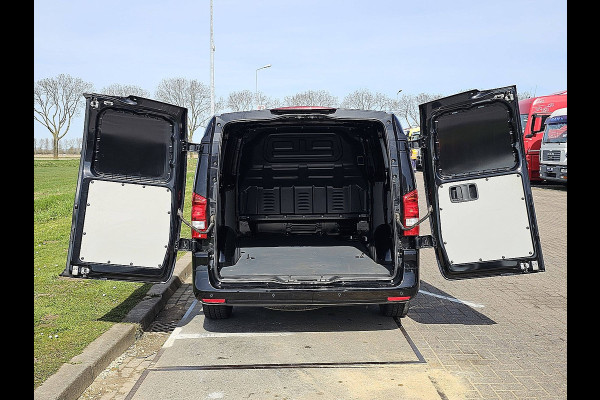 Mercedes-Benz eVito 66 kWh LED Bumpers-Kleur Lm-Velgen 286KM WLTP Snelladen Achterdeuren!