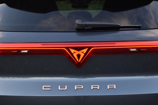 CUPRA Terramar 1.5 eTSI 150PK DSG BUSINESS SFEERVERL HEAD-UP/NAVI/CAMERA/LEDER MATRIX FABRIEKS GARANTIE