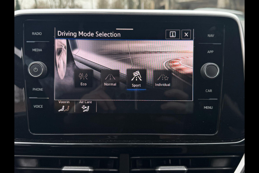 Volkswagen T-Roc Cabrio 1.5 TSI 150PK DSG R-LINE SPORT LED/NAVI/CARPLAY/FABRIEKS GARANTIE