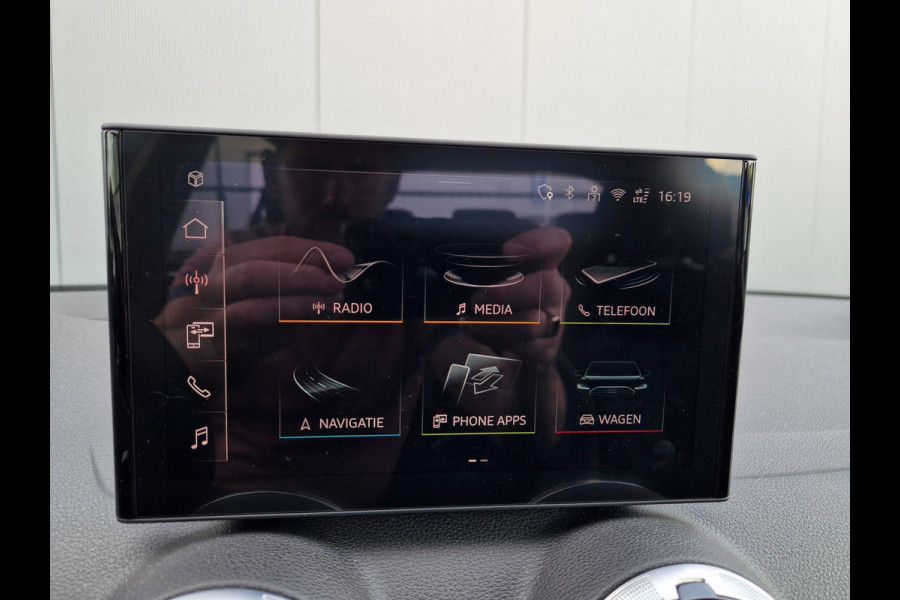 Audi Q2 35 TFSI S Edition /Virtual /ACC /Matrix