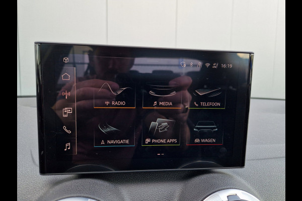 Audi Q2 35 TFSI S Edition /Virtual /ACC /Matrix