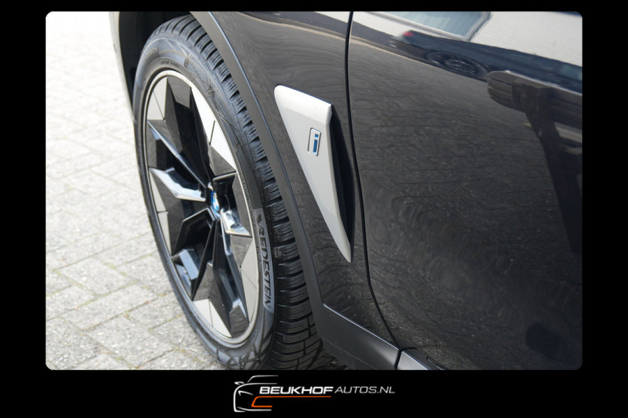 BMW iX3 High Executive 80 kWh Pano Xenon Virtual Soh 95%