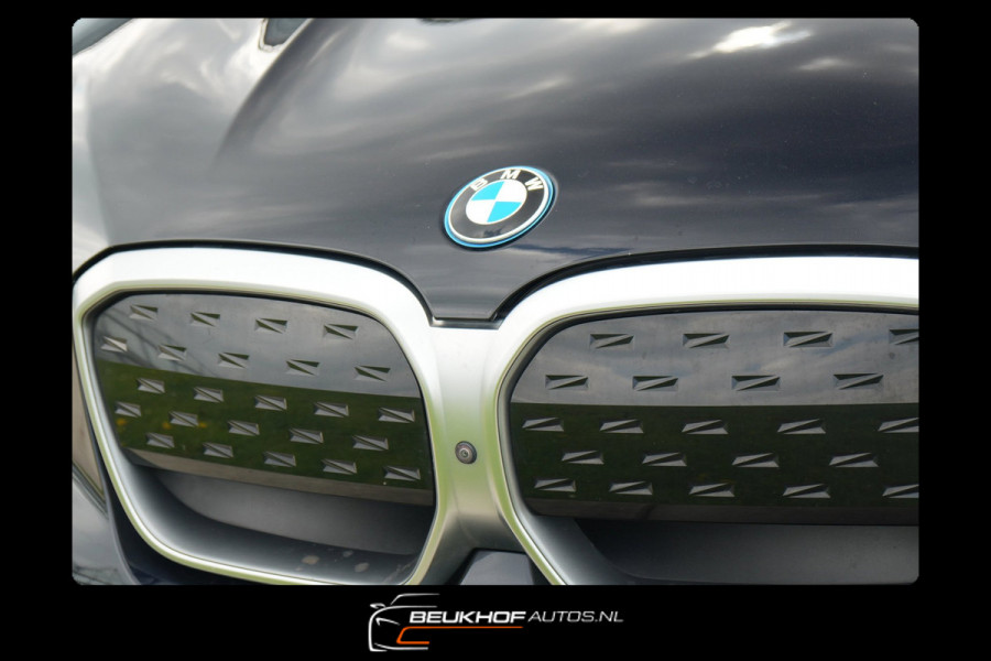 BMW iX3 High Executive 80 kWh Pano Xenon Virtual Soh 95%