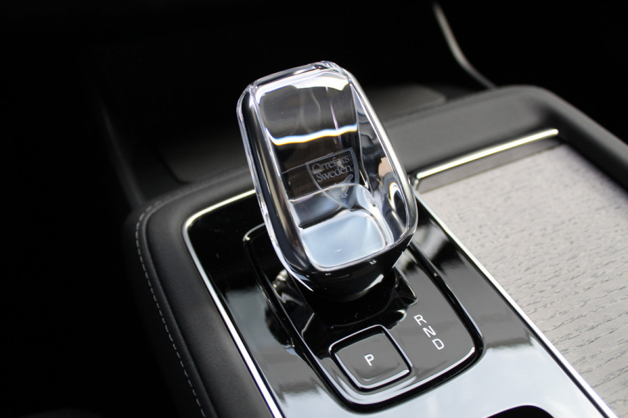 Volvo XC90 2.0 T8 Plug-in hybrid AWD Ultra Dark Executive | Luchtvering | Bowers & Wilkins | Massage | Trekhaak | Full Option!