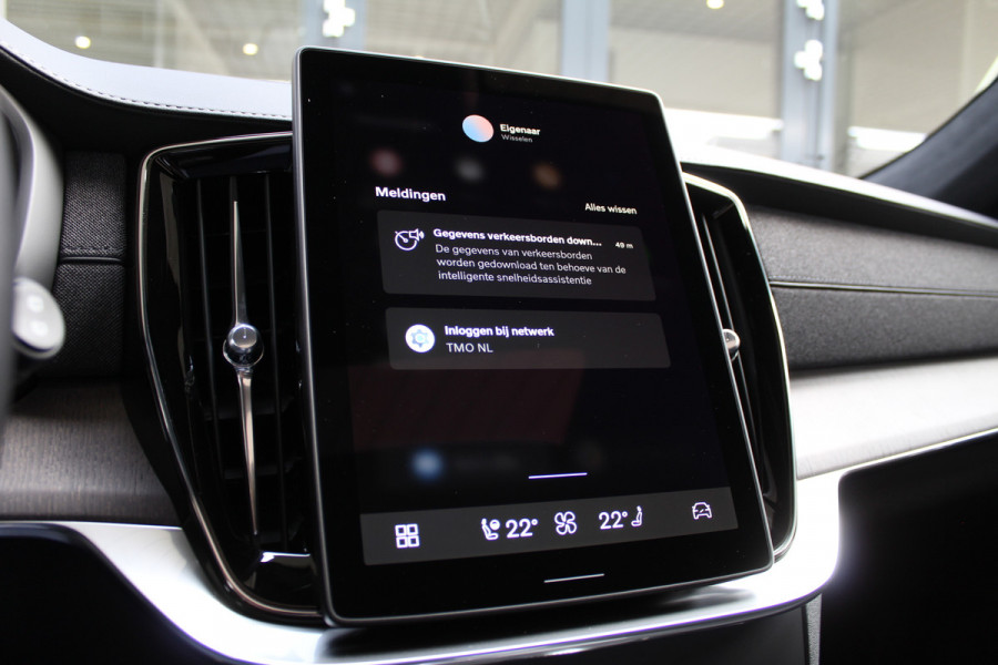 Volvo XC90 2.0 T8 Plug-in hybrid AWD Ultra Dark Executive | Luchtvering | Bowers & Wilkins | Massage | Trekhaak | Full Option!