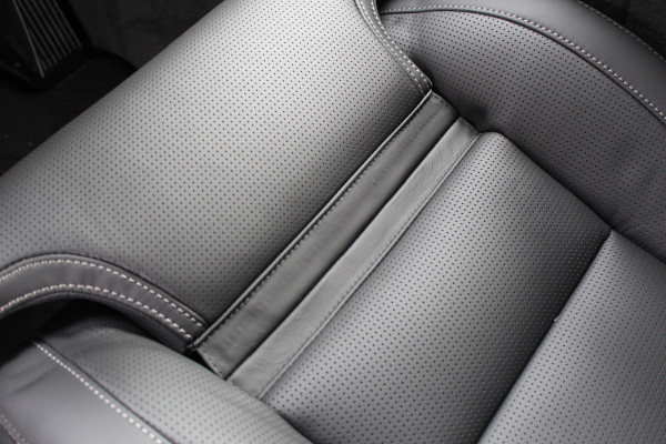 Volvo XC90 2.0 T8 Plug-in hybrid AWD Ultra Dark Executive | Luchtvering | Bowers & Wilkins | Massage | Trekhaak | Full Option!