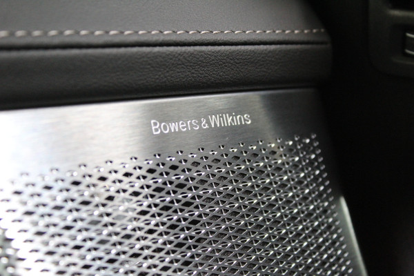 Volvo XC90 2.0 T8 Plug-in hybrid AWD Ultra Dark Executive | Luchtvering | Bowers & Wilkins | Massage | Trekhaak | Full Option!