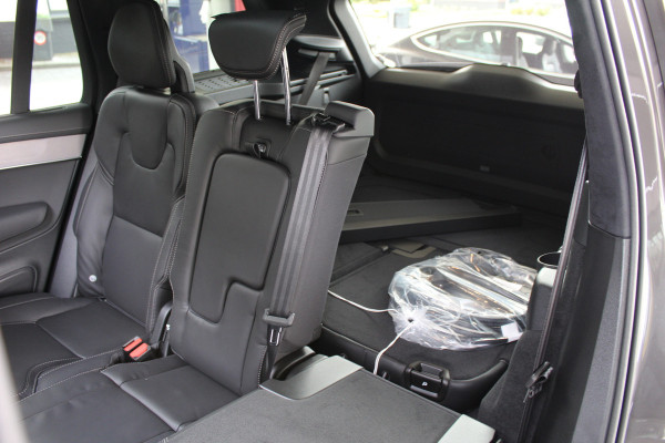 Volvo XC90 2.0 T8 Plug-in hybrid AWD Ultra Dark Executive | Luchtvering | Bowers & Wilkins | Massage | Trekhaak | Full Option!