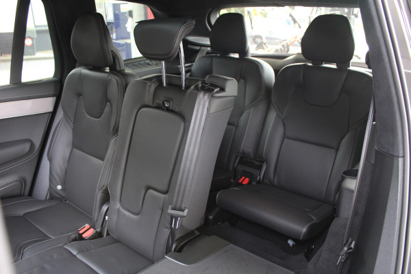 Volvo XC90 2.0 T8 Plug-in hybrid AWD Ultra Dark Executive | Luchtvering | Bowers & Wilkins | Massage | Trekhaak | Full Option!