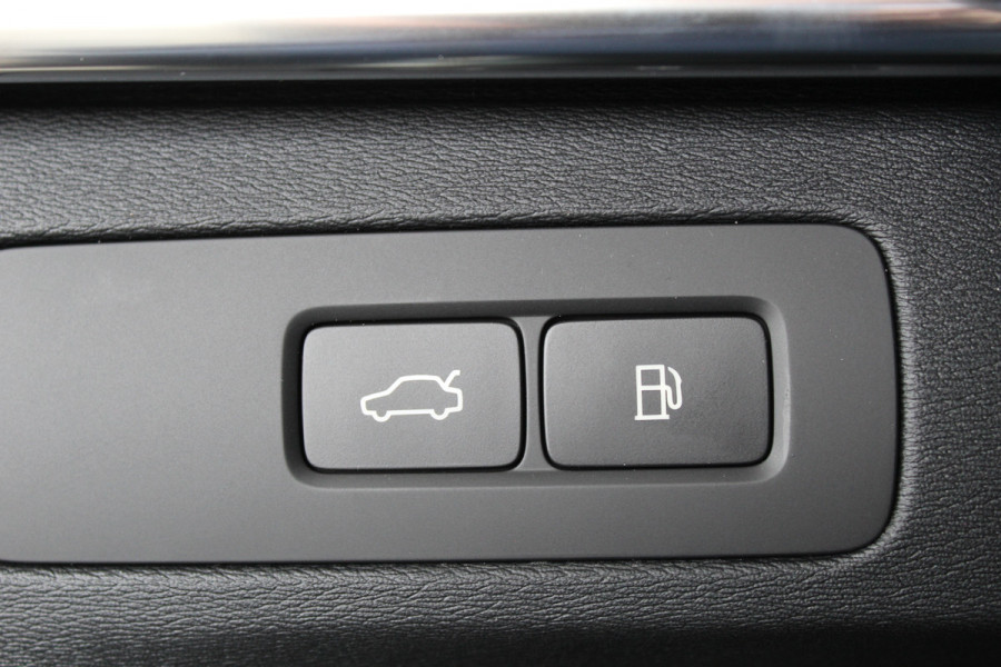 Volvo XC90 2.0 T8 Plug-in hybrid AWD Ultra Dark Executive | Luchtvering | Bowers & Wilkins | Massage | Trekhaak | Full Option!