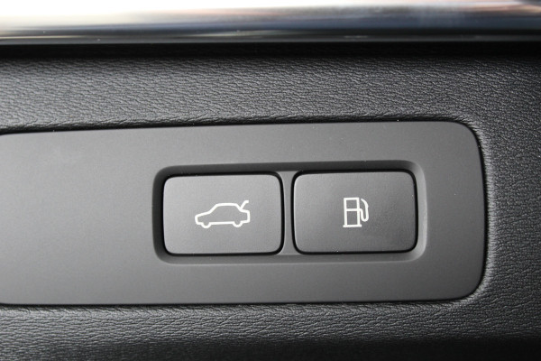 Volvo XC90 2.0 T8 Plug-in hybrid AWD Ultra Dark Executive | Luchtvering | Bowers & Wilkins | Massage | Trekhaak | Full Option!