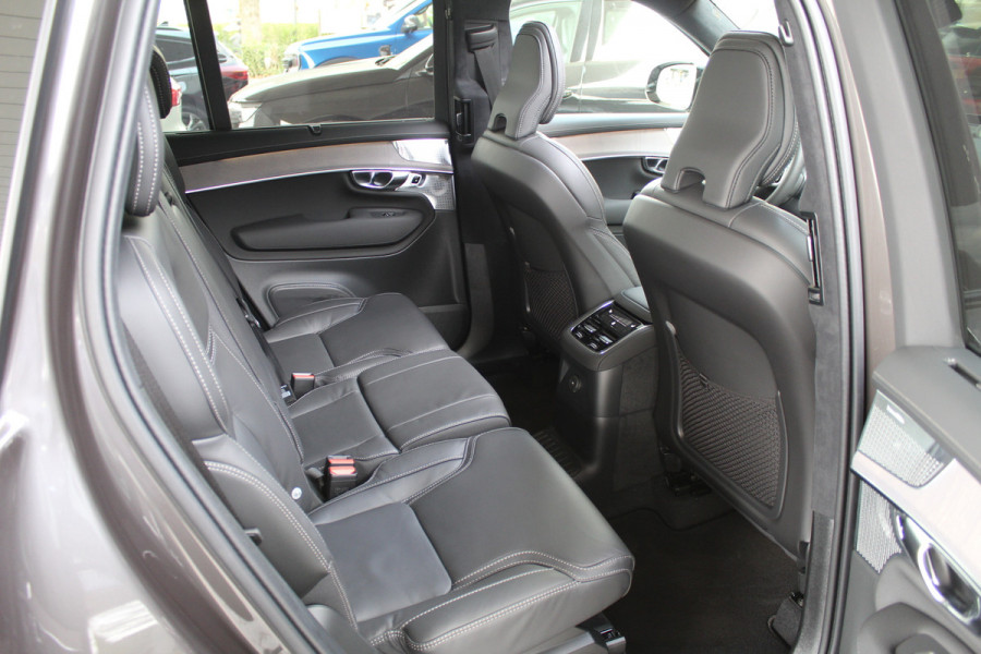 Volvo XC90 2.0 T8 Plug-in hybrid AWD Ultra Dark Executive | Luchtvering | Bowers & Wilkins | Massage | Trekhaak | Full Option!