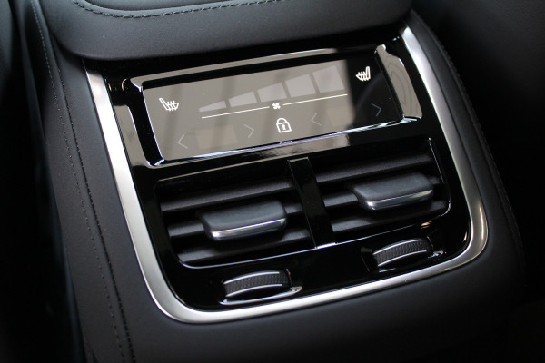Volvo XC90 2.0 T8 Plug-in hybrid AWD Ultra Dark Executive | Luchtvering | Bowers & Wilkins | Massage | Trekhaak | Full Option!
