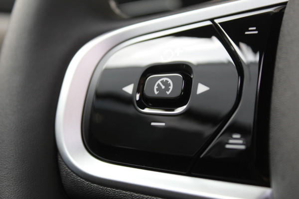 Volvo XC90 2.0 T8 Plug-in hybrid AWD Ultra Dark Executive | Luchtvering | Bowers & Wilkins | Massage | Trekhaak | Full Option!