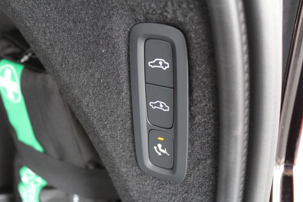 Volvo XC90 2.0 T8 Plug-in hybrid AWD Ultra Dark Executive | Luchtvering | Bowers & Wilkins | Massage | Trekhaak | Full Option!