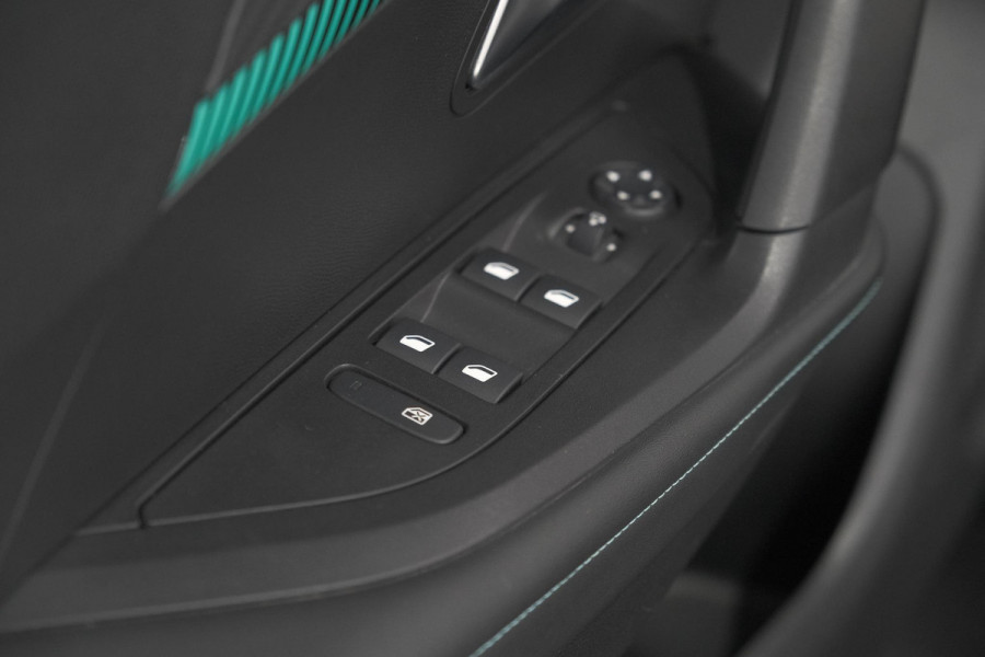 Peugeot 2008 1.2 PureTech Allure Pack | Navigatie | Parkeersensoren | Apple Carplay