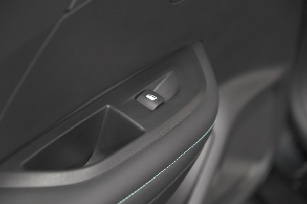 Peugeot 2008 1.2 PureTech Allure Pack | Navigatie | Parkeersensoren | Apple Carplay