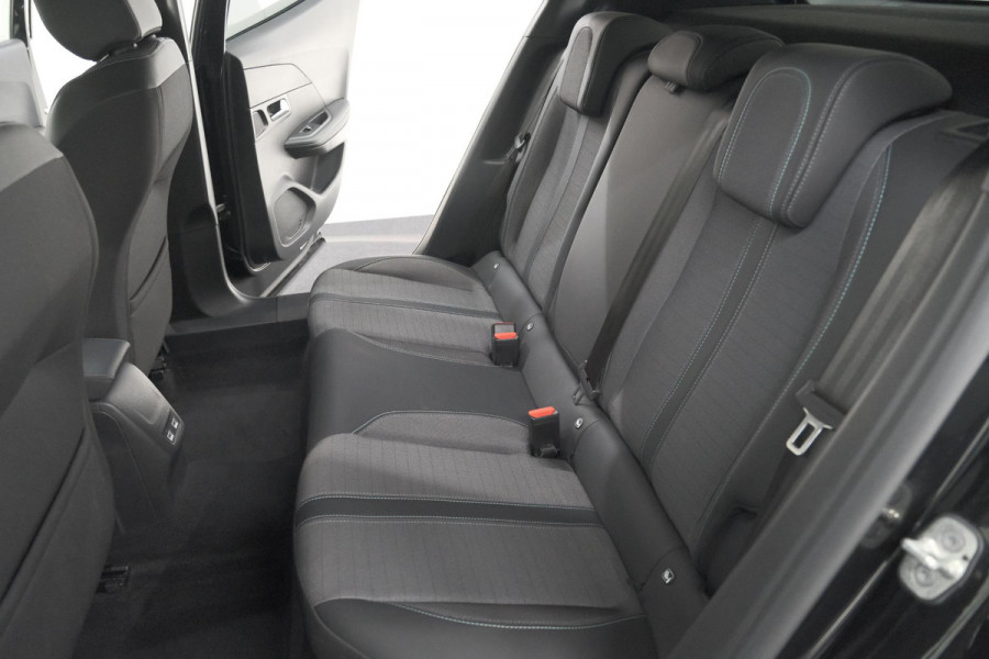 Peugeot 2008 1.2 PureTech Allure Pack | Navigatie | Parkeersensoren | Apple Carplay