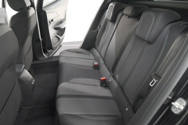 Peugeot 2008 1.2 PureTech Allure Pack | Navigatie | Parkeersensoren | Apple Carplay