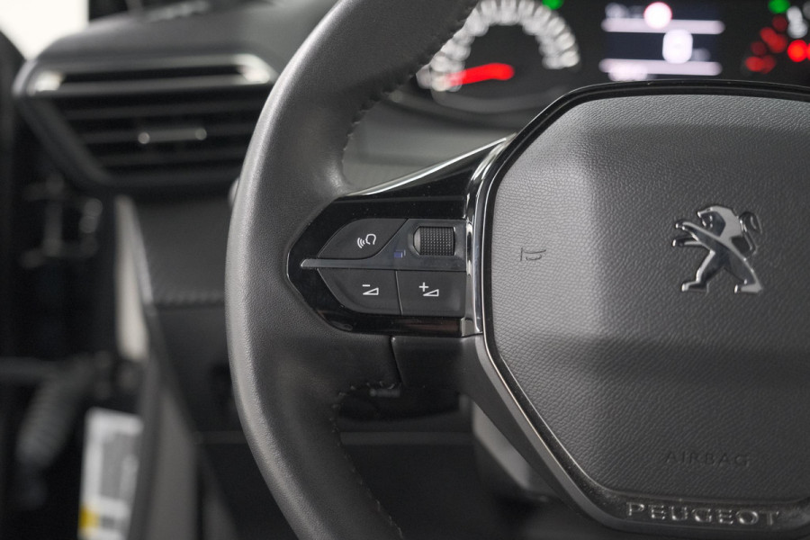 Peugeot 2008 1.2 PureTech Allure Pack | Navigatie | Parkeersensoren | Apple Carplay