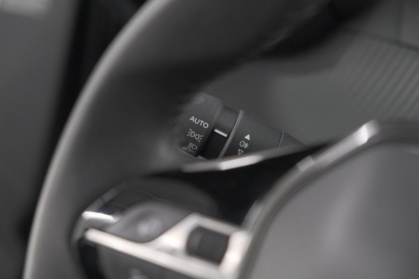 Peugeot 2008 1.2 PureTech Allure Pack | Navigatie | Parkeersensoren | Apple Carplay