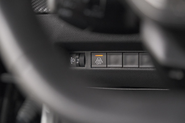Peugeot 2008 1.2 PureTech Allure Pack | Navigatie | Parkeersensoren | Apple Carplay